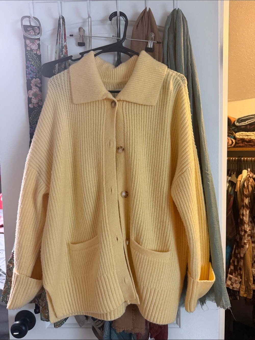 Abercrombie & Fitch Classic Collared Button-Front Women's Sweater Cardigan - Picture 2 of 3